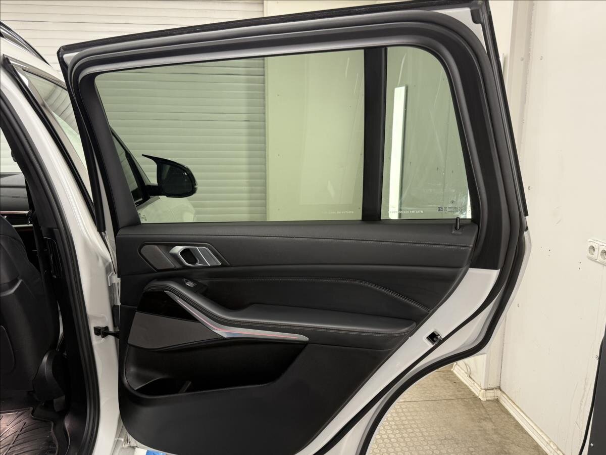 BMW X7 Kombi 3,0 l 250 kw