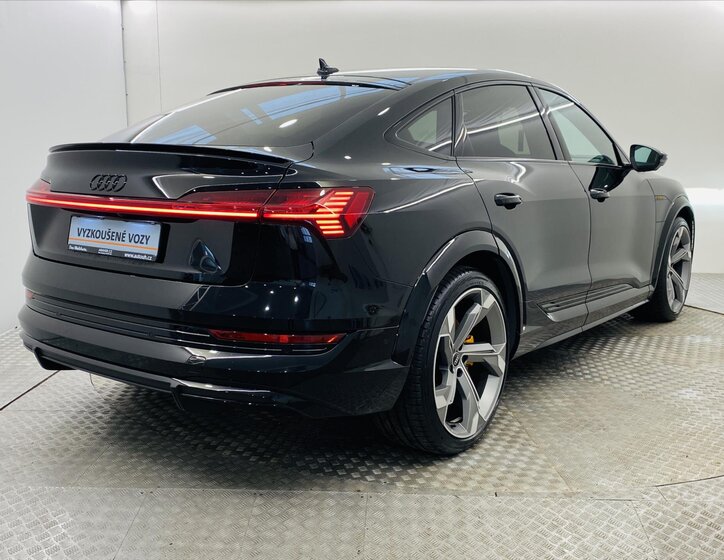 Audi e-tron SUV 0,0 370 kw