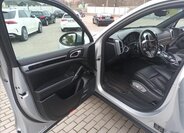 Porsche Cayenne Kombi 3,0 l 180 kw