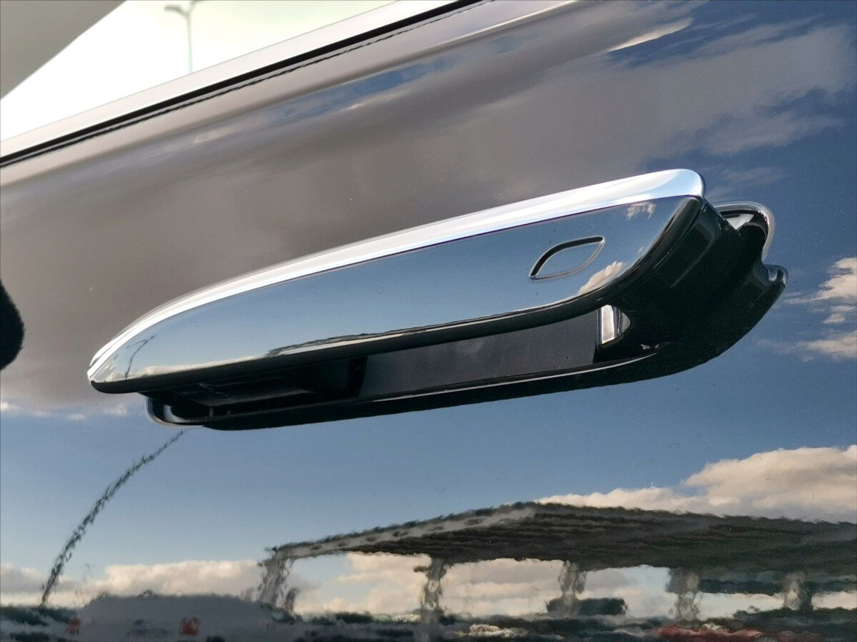 Mercedes-Benz Třídy S Ostatní 6,0 l 450 kw