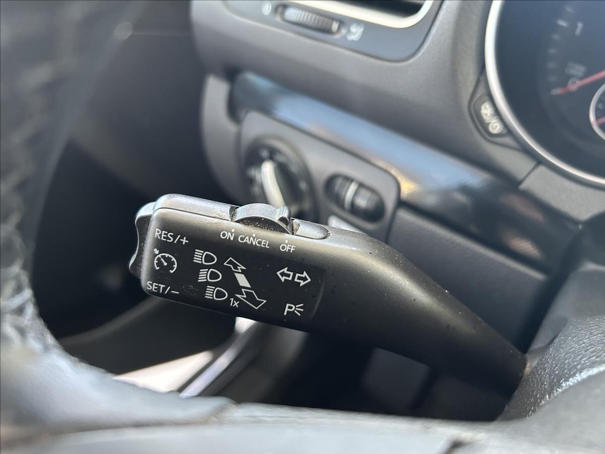 Volkswagen Golf Kombi 2,0 l 103 kw