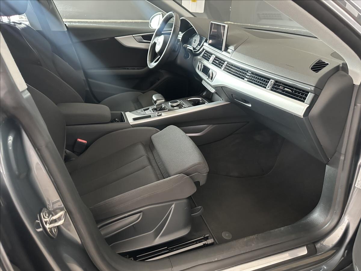 Audi A5 Sedan / Limuzína 2,0 l 140 kw