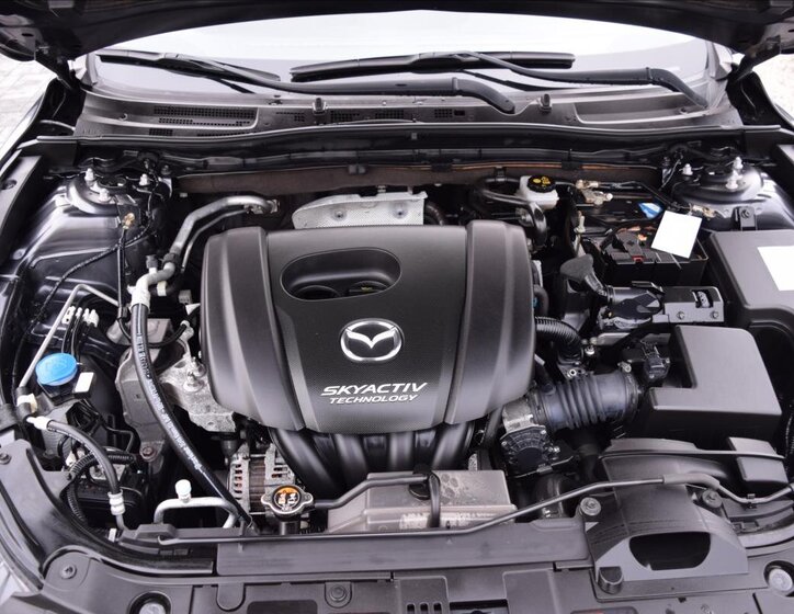 Mazda 3 Sedan / Limuzína 1,5 l 74 kw