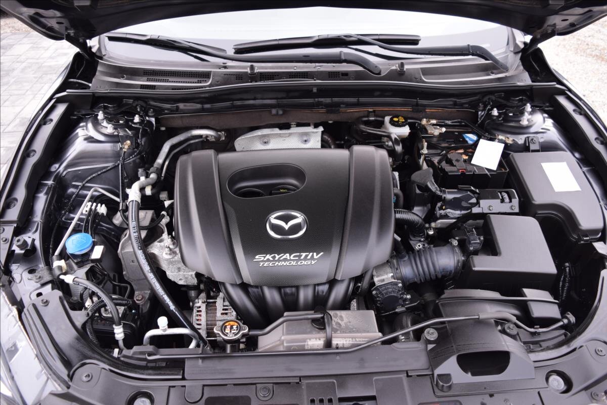 Mazda 3 Sedan / Limuzína 1,5 l 74 kw