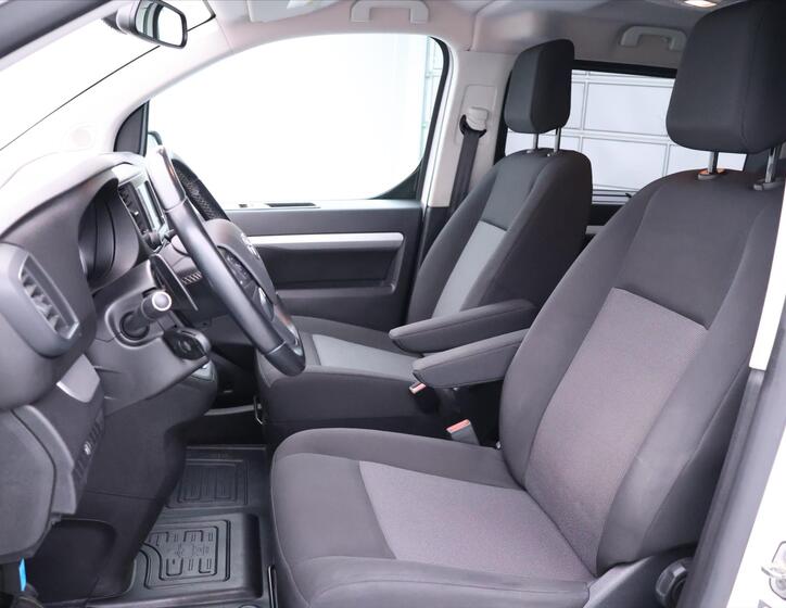 Toyota ProAce Verso 10