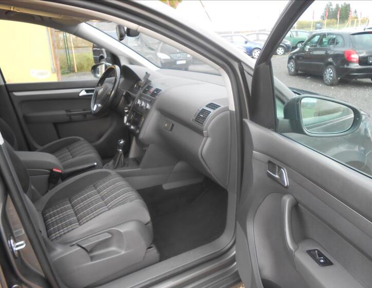 Volkswagen Touran 19