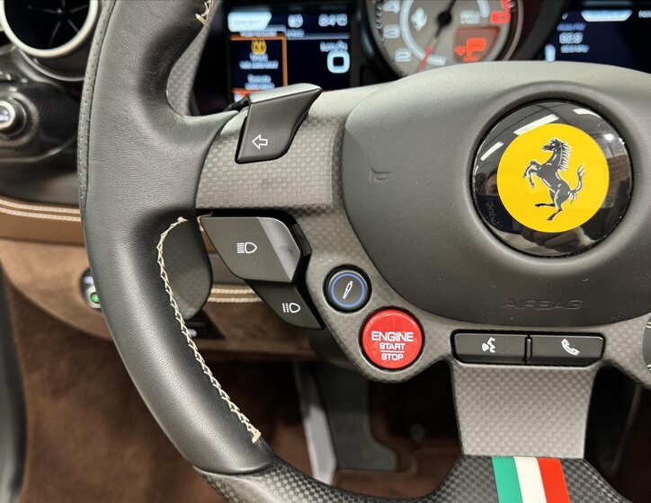 Ferrari F8 Kabriolet 3,9 l 530 kw