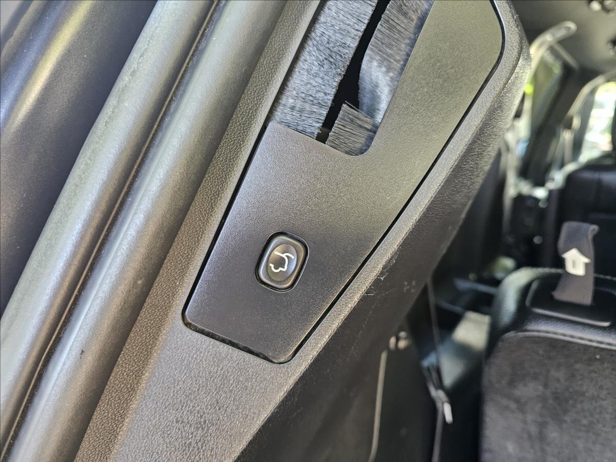 Lancia Voyager MPV 2,8 l 130 kw