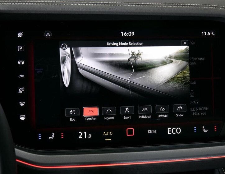 Volkswagen Touareg SUV / Terénní 3,0 l 210 kw