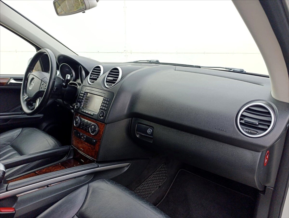 Mercedes-Benz Třídy M SUV 3,0 l 165 kw