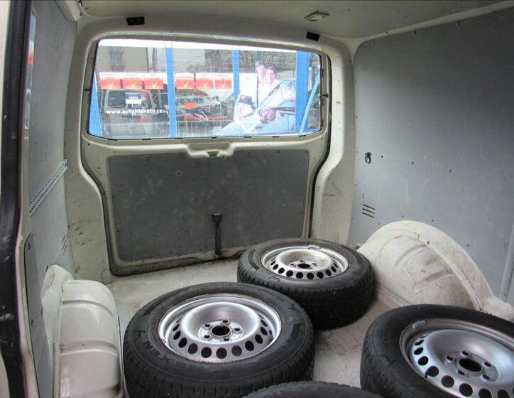Volkswagen Transporter Skříň 1,9 l 62 kw