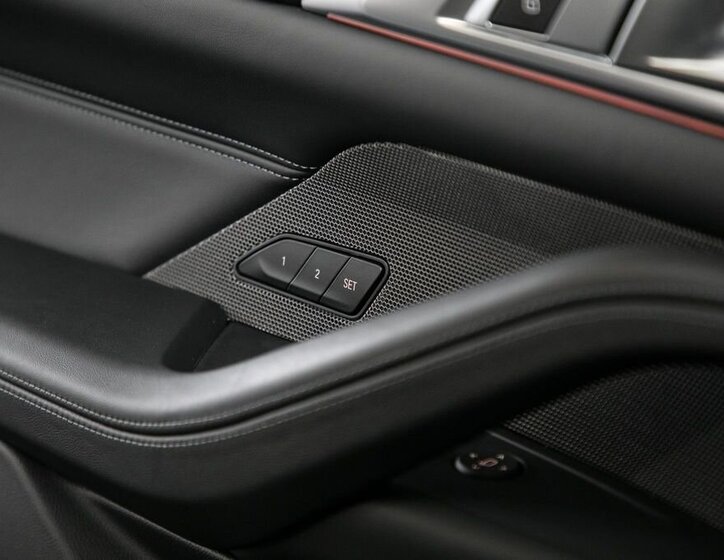 BMW M4 Kupé 3,0 l 353 kw