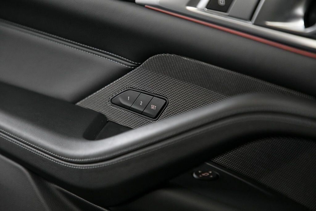 BMW M4 Kupé 3,0 l 353 kw