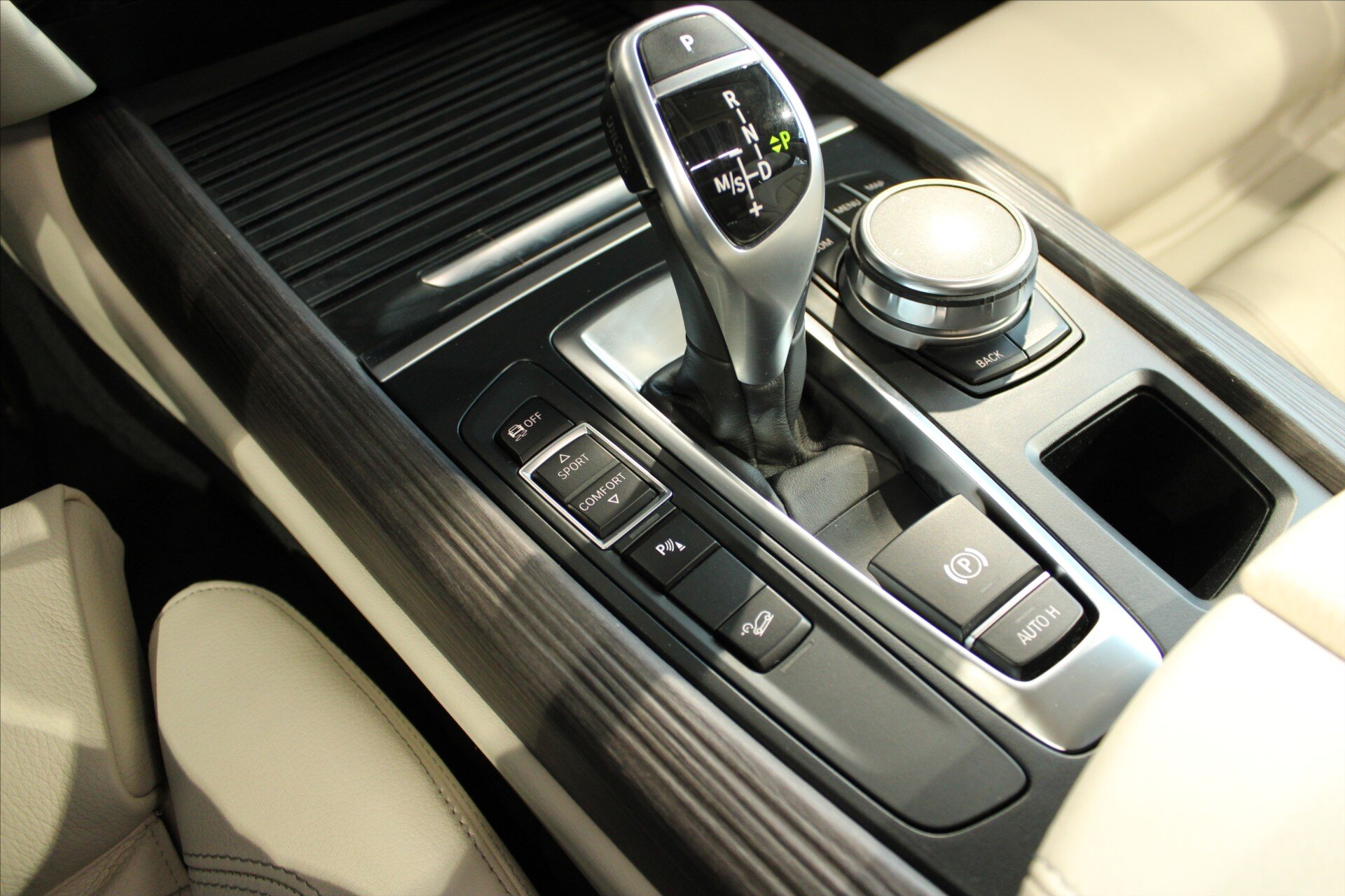 BMW X5 SUV / Terénní 3,0 l 230 kw