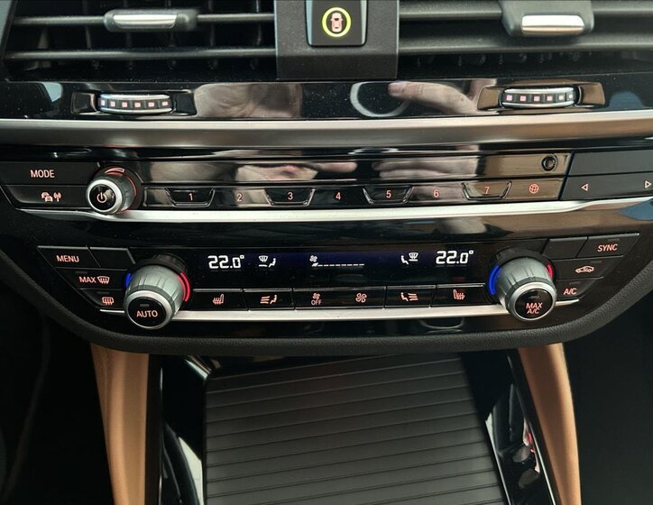 BMW X4 SUV / Terénní 2,0 l 140 kw