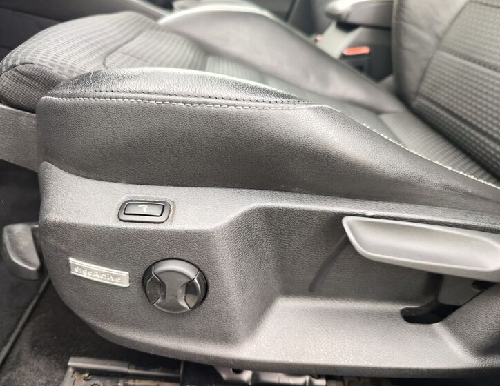 Volkswagen Golf Kombi 1,6 l 77 kw