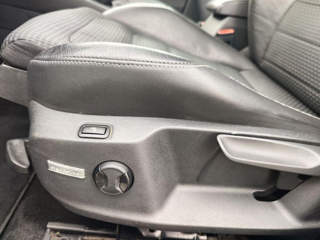 Volkswagen Golf Kombi 1,6 l 77 kw