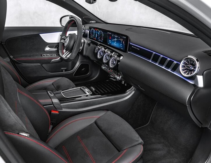 Mercedes-Benz Třídy A Hatchback 2,0 l 310 kw