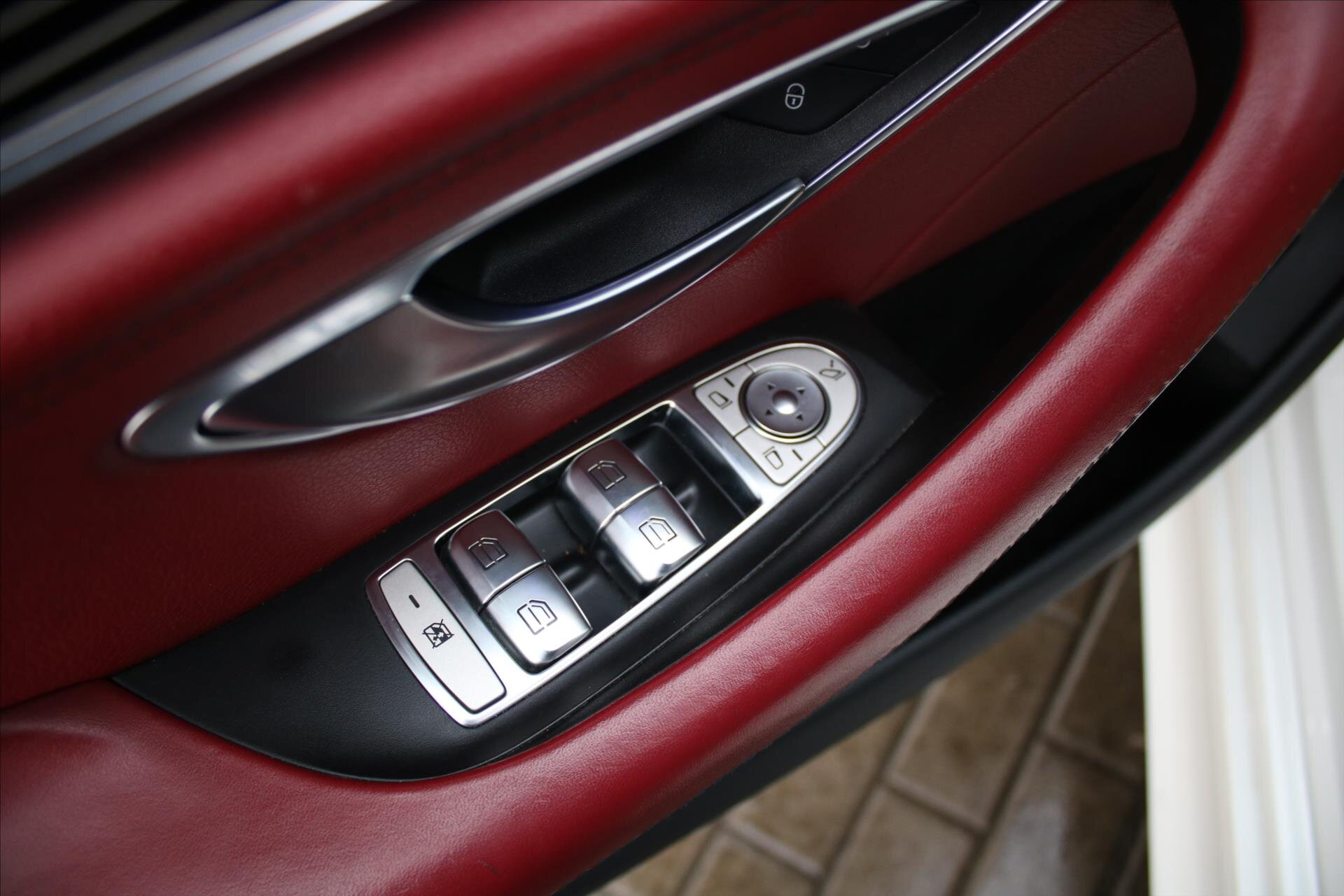 Mercedes-Benz CLS Sedan 3,0 l 270 kw