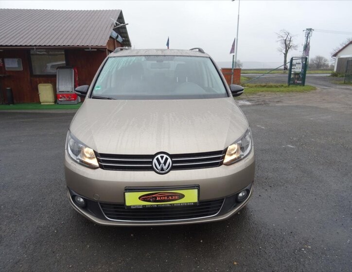 Volkswagen Touran 1