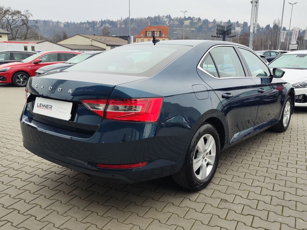 Škoda Superb Sedan 1,5 l 110 kw