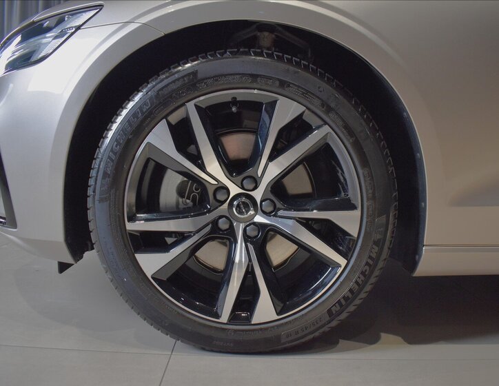 Volvo V60 Kombi 2,0 l 145 kw