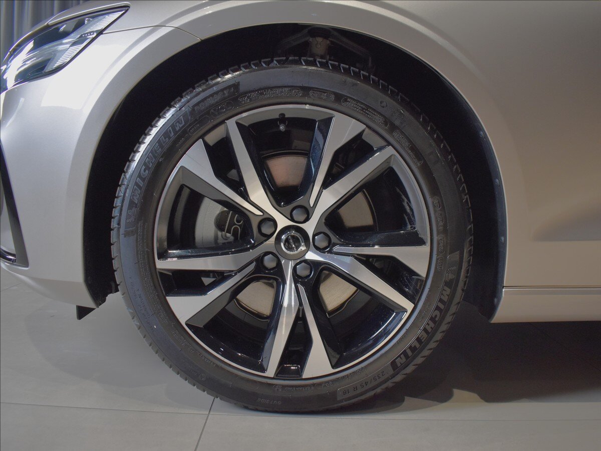 Volvo V60 Kombi 2,0 l 145 kw