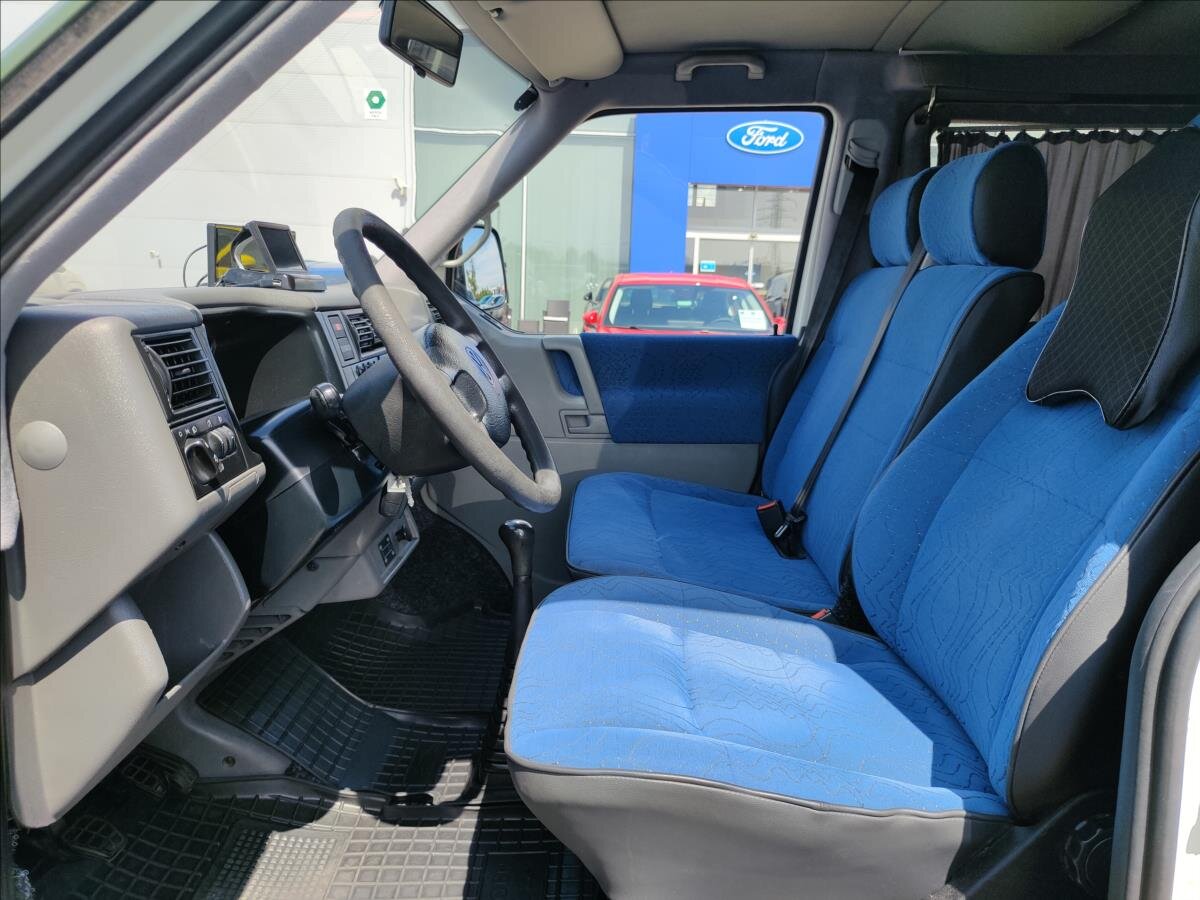 Volkswagen Transporter Kombi 2,5 l 75 kw