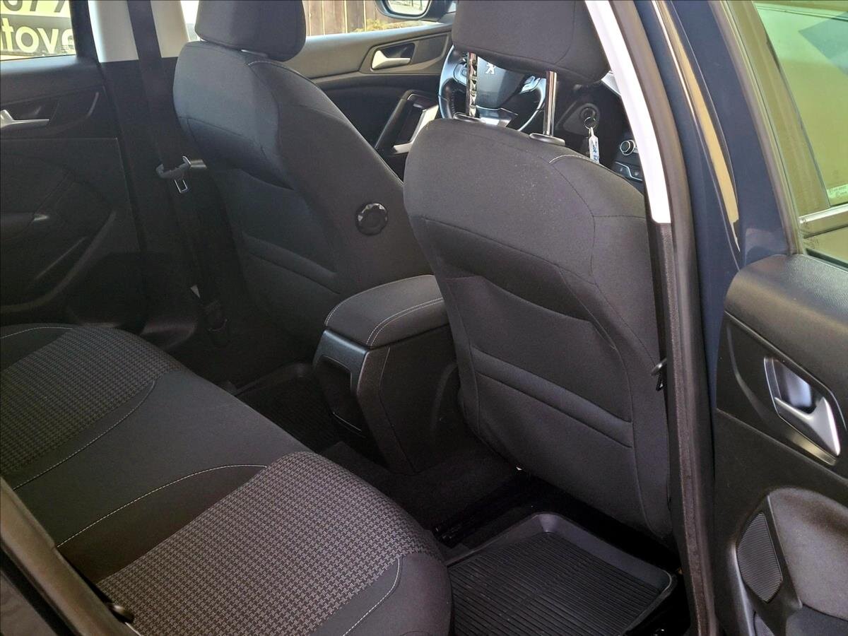 Peugeot 308 Hatchback 1,5 l 75 kw