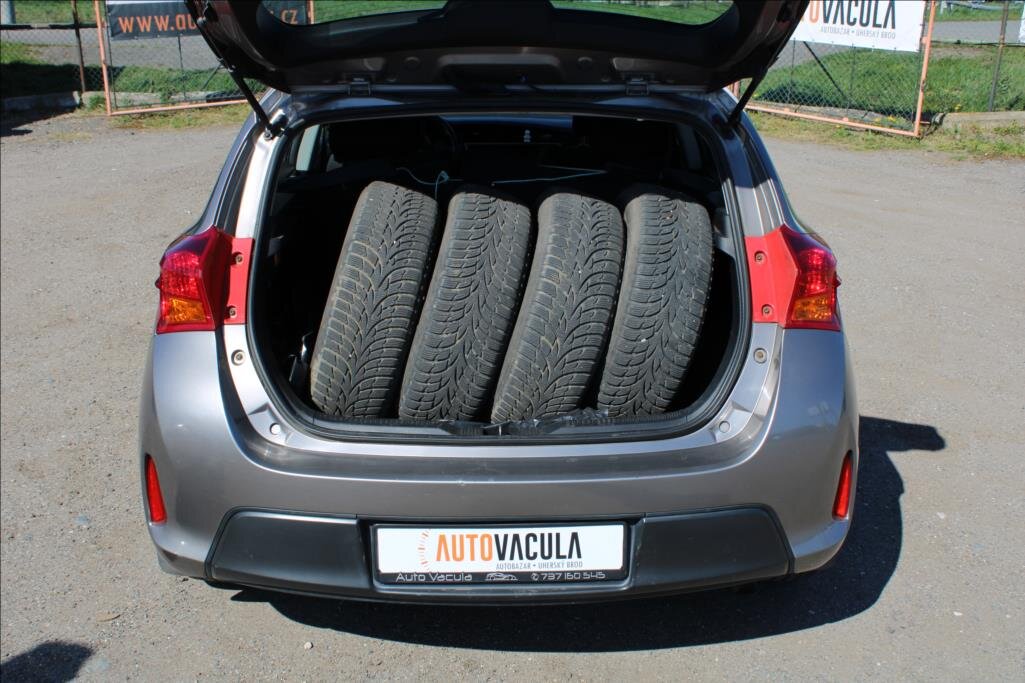 Toyota Auris Hatchback 1,3 l 73 kw