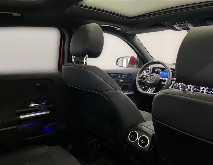 Mercedes-Benz GLA 20