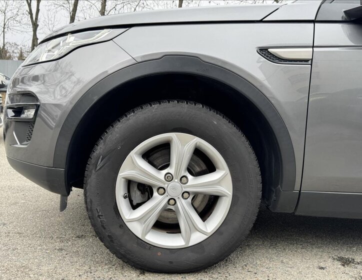Land Rover Discovery Sport SUV 2,0 l 110 kw