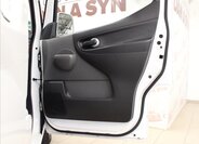Nissan NV200 11