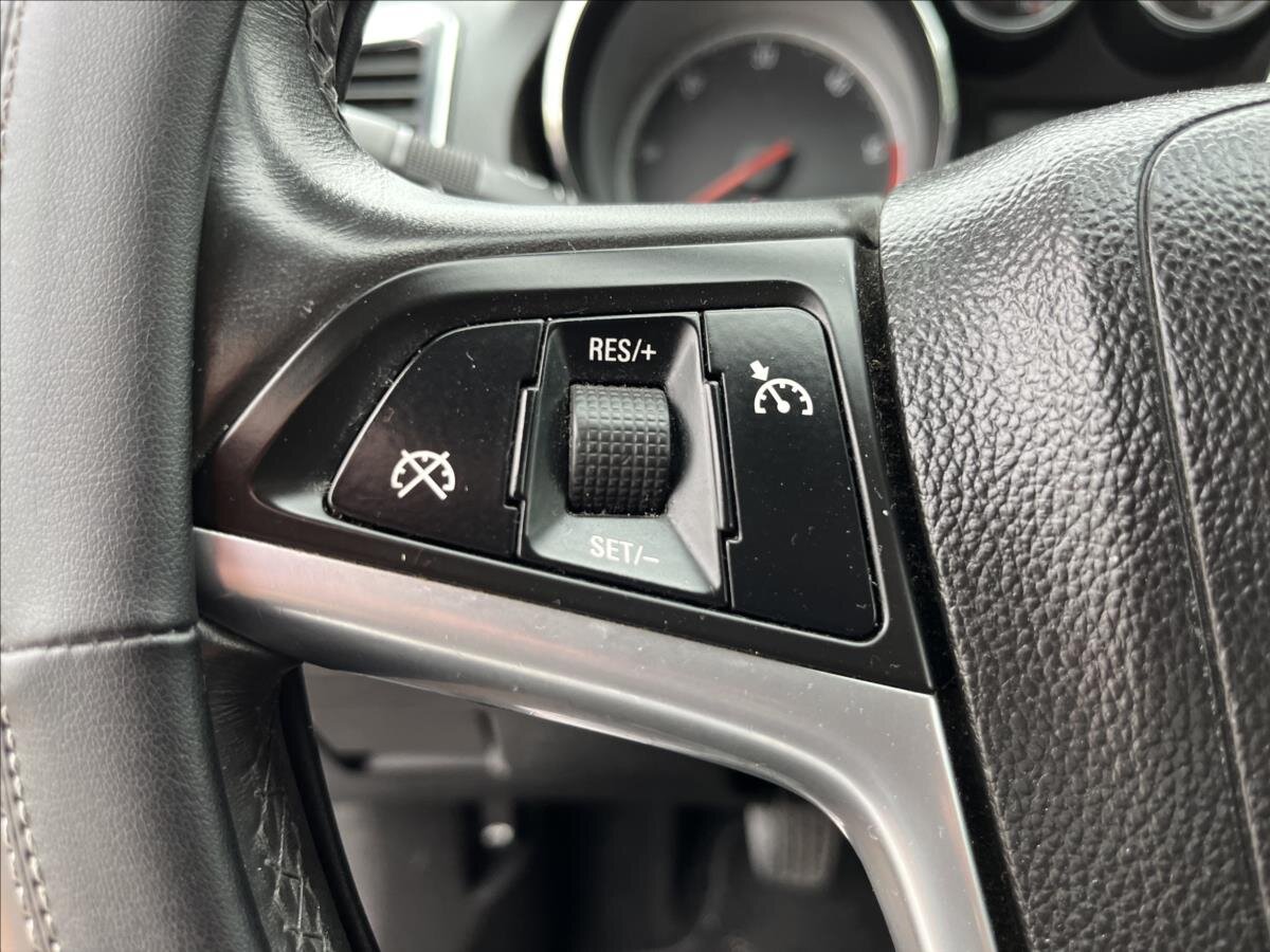 Opel Insignia Liftback 2,0 l 96 kw