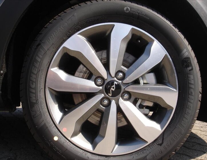 KIA Stonic SUV 1,2 l 58 kw