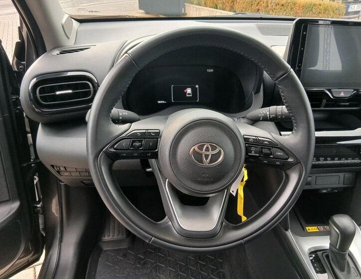 Toyota Yaris Cross 18