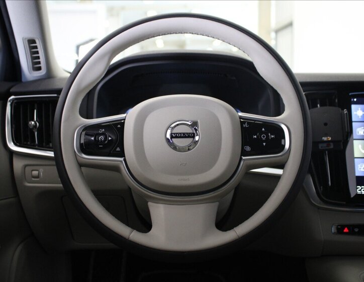 Volvo V90 Kombi 2,0 l 177 kw