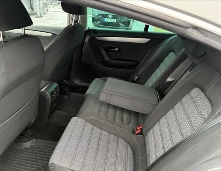 Volkswagen Passat CC Sedan 1,8 l 118 kw