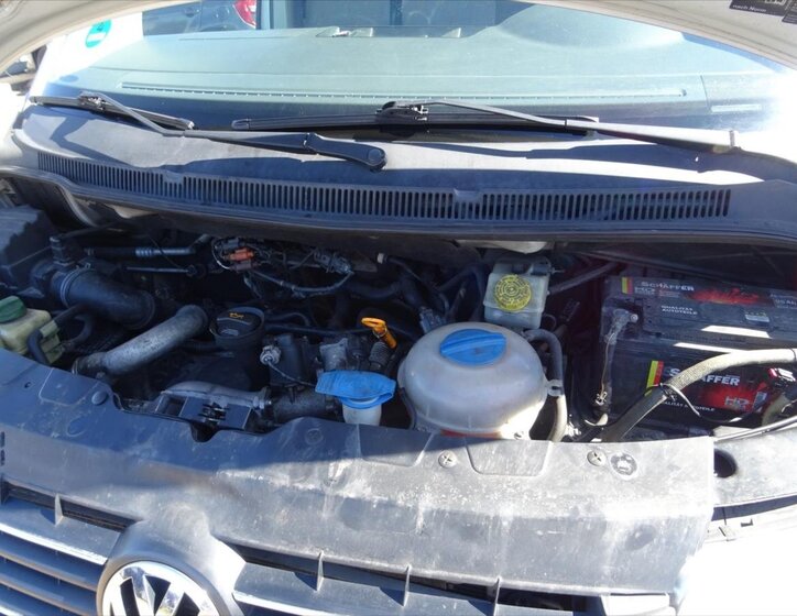 Volkswagen Caravelle MPV 2,5 l 96 kw