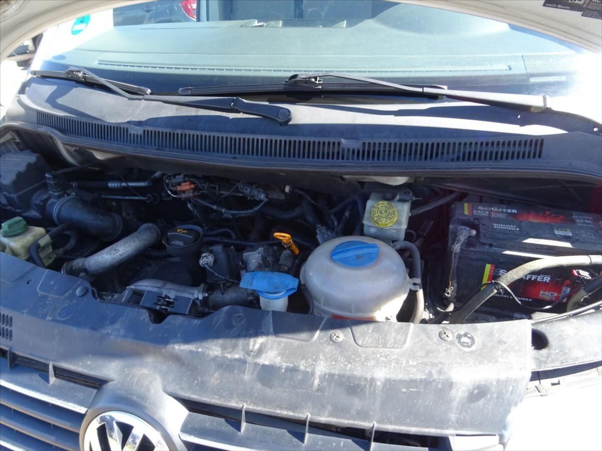 Volkswagen Caravelle MPV 2,5 l 96 kw