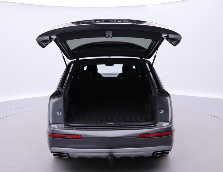 Audi Q7 9
