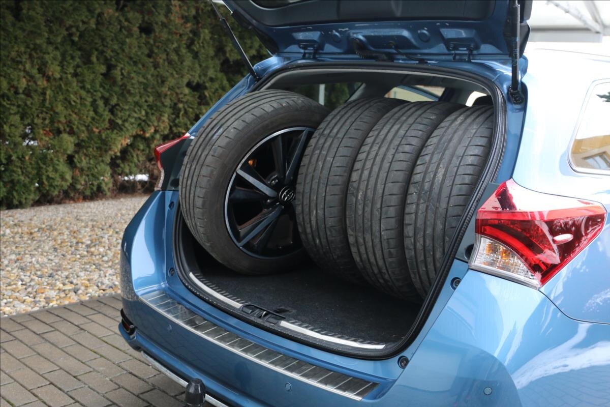 Toyota Auris Kombi 1,6 l 97 kw