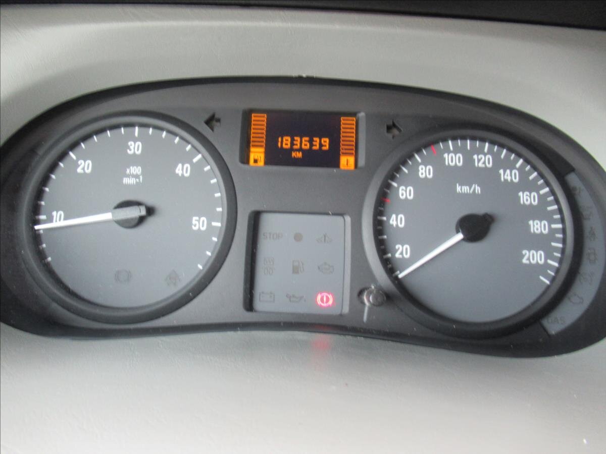 Opel Vivaro Ostatní 2,5 l 84 kw