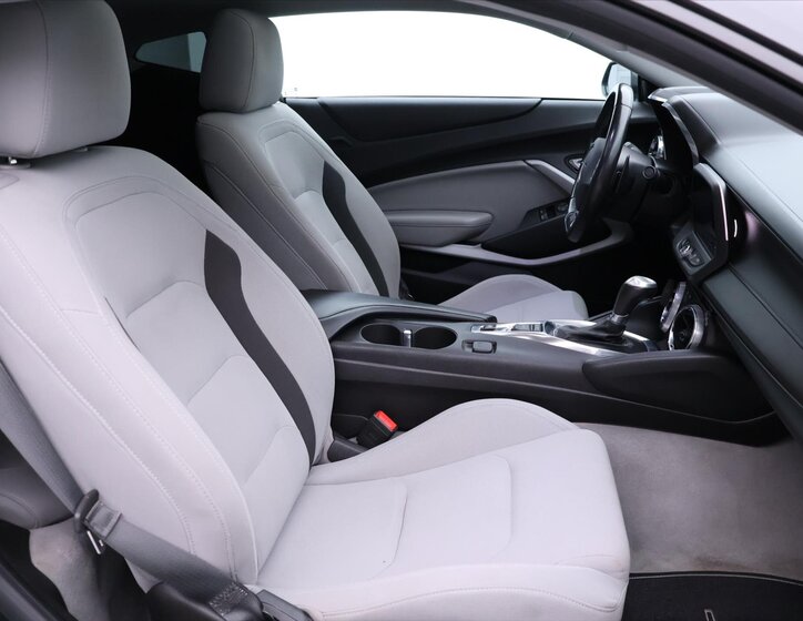 Chevrolet Camaro Kupé 6,2 l 333 kw