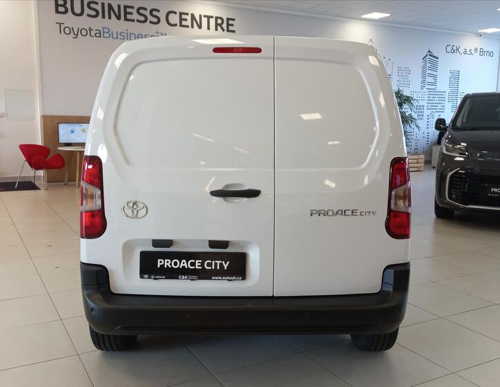 Toyota ProAce City 4