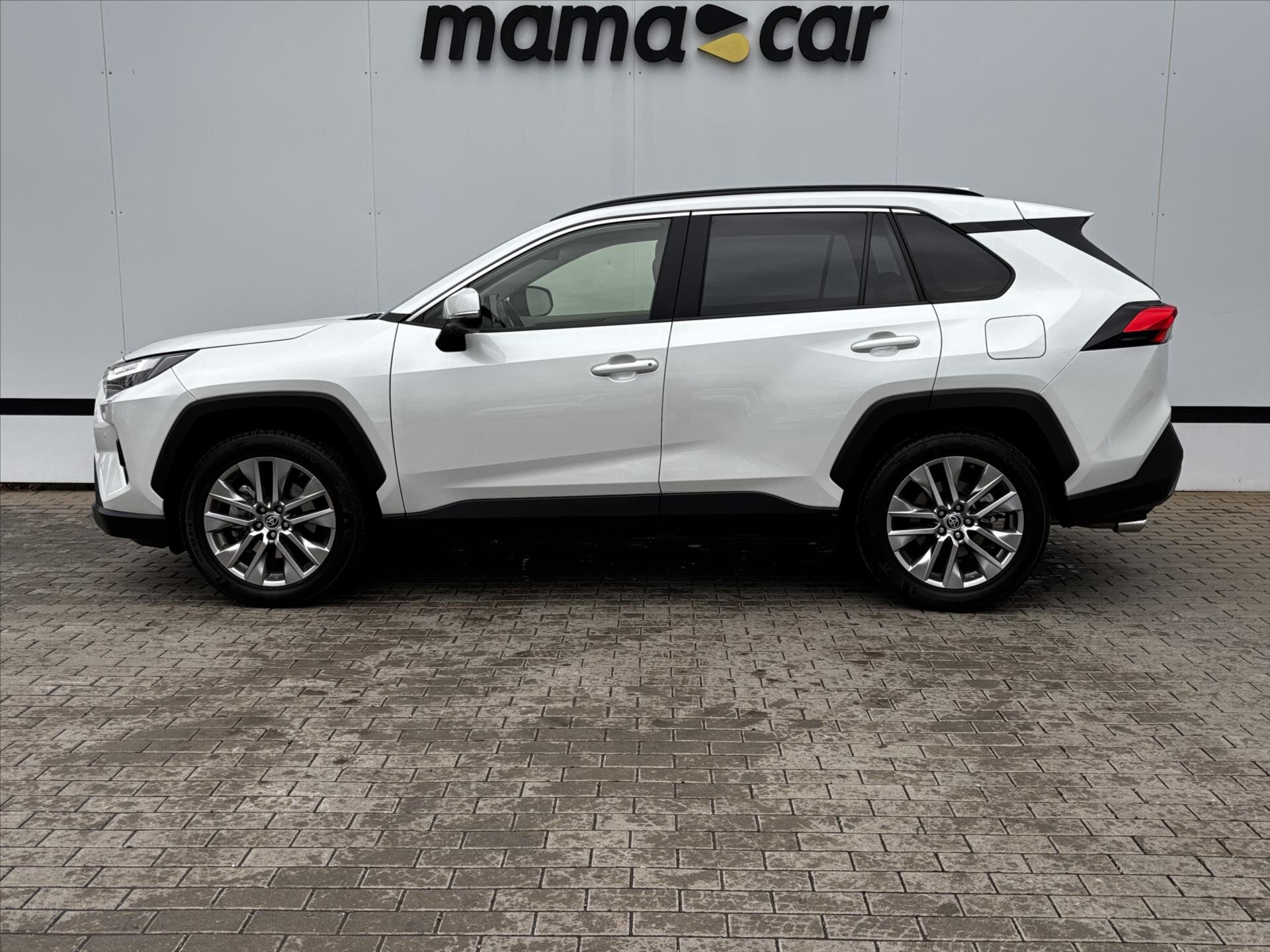 Toyota RAV4 SUV / Terénní 2,5 l 131 kw