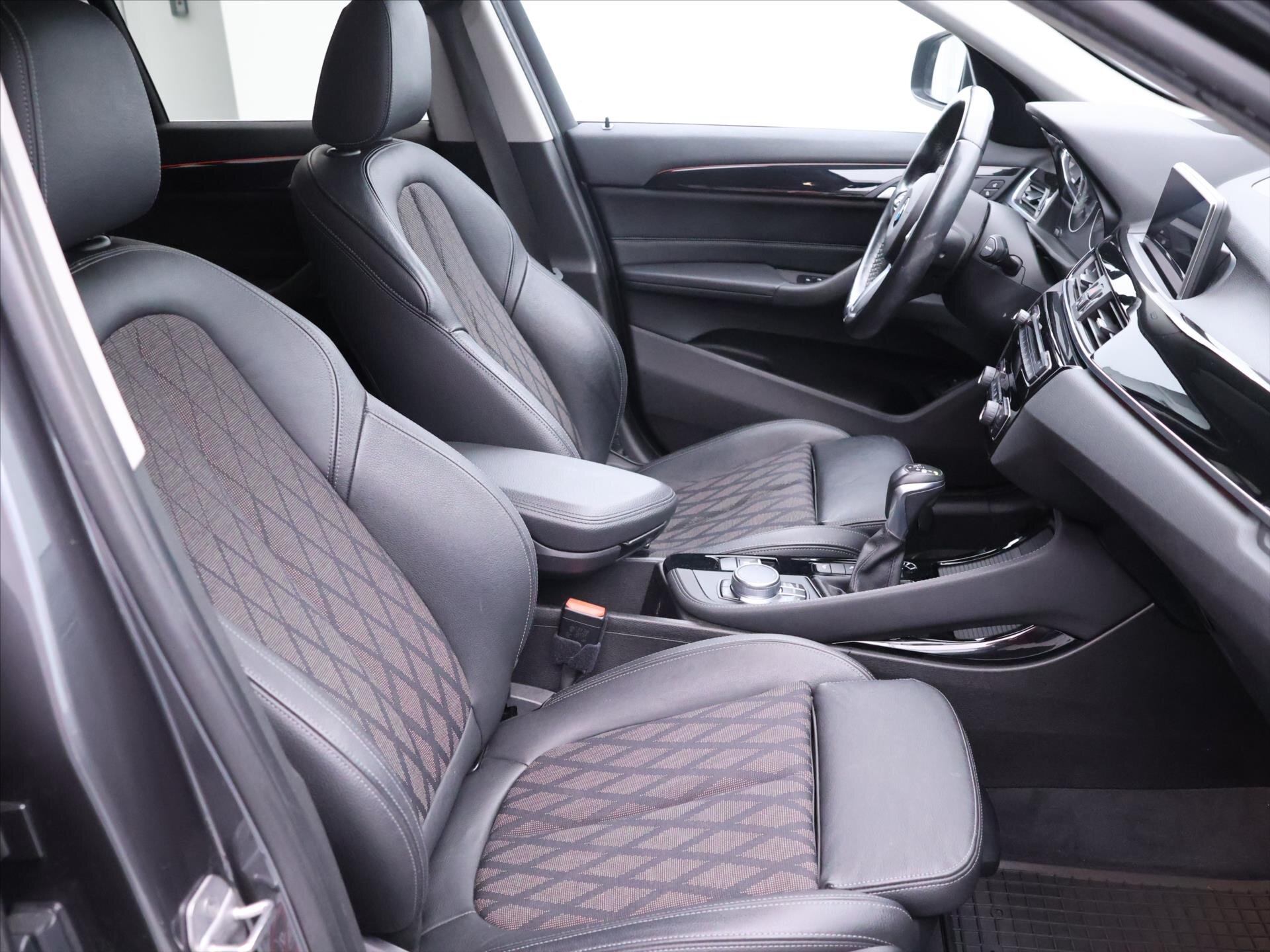 BMW X1 SUV / Terénní 2,0 l 140 kw