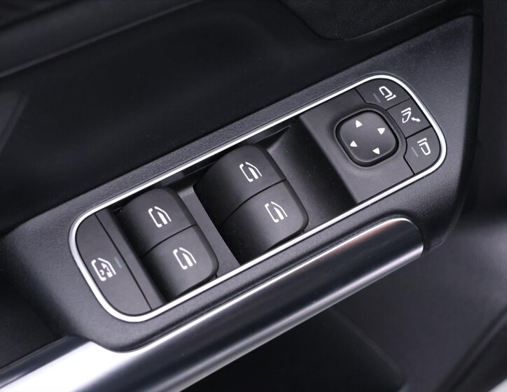 Mercedes-Benz GLA 18