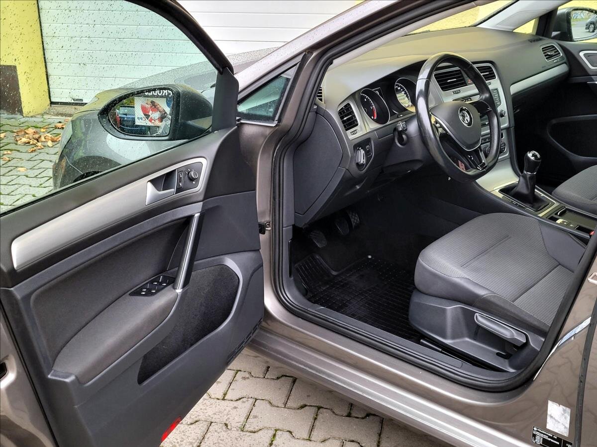 Volkswagen Golf Kombi 1,6 l 81 kw