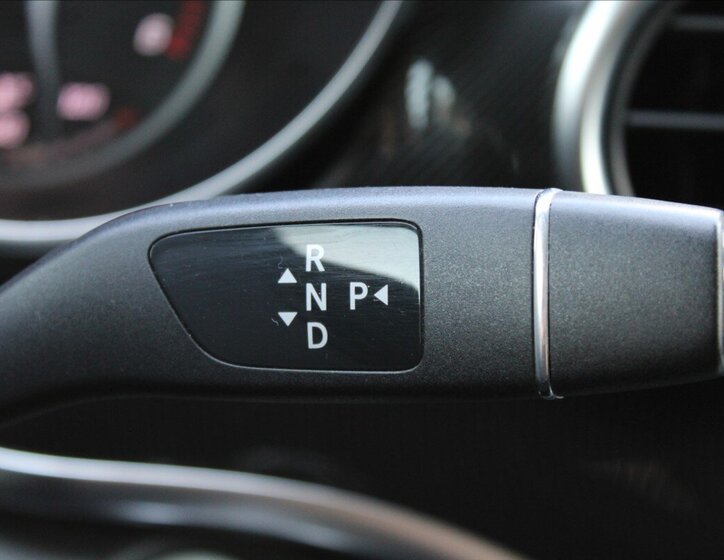 Mercedes-Benz Třídy V Kombi 2,1 l 140 kw